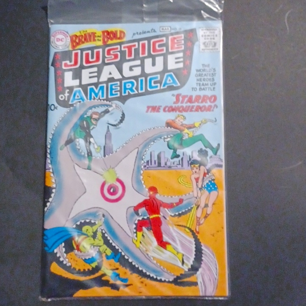 NWT Superman Comics DC MAR NO.28 The Brave and the Bold Never Open. Reprint